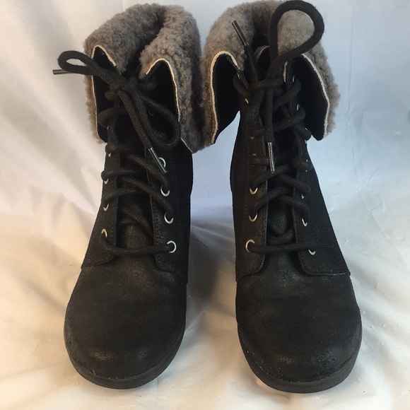 Ugg Zea Booties wedge lace up size 7 fur collar - Picture 3 of 8